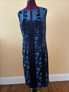T Tahari Charma Floral Velvet Midi Dress, size M